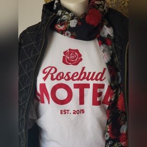 Rosebud motel white tee schitt's creek